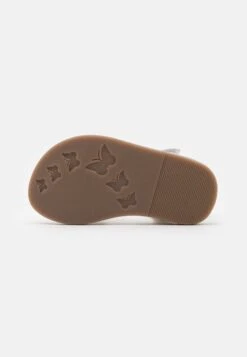 Kickers DYASTAR - Sandales - Blanc -Kickers Soldes Magasin 1418f0ba03de48b9821adb9d6eb804a0