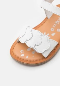 Kickers DYASTAR - Sandales - Blanc -Kickers Soldes Magasin 53ea6dbc941e4a5cbea3f0d1fbd3a062