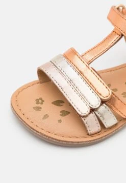 Kickers DIAMANTO - Sandales - Orange 11 Kickers DIAMANTO - Sandales - Orange -Kickers Soldes Magasin 6ddc2456e4b04c3dbc9e7bb1fddf9937