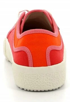 Kickers Arveil - Baskets Basses - Rouge -Kickers Soldes Magasin 7fbb2305f5684a91992f4a3be0877007