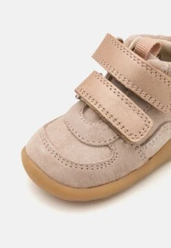 Kickers KICKFRESHO BAREFOOT - Chaussures à Scratch - Beige Champagne 11 Kickers KICKFRESHO BAREFOOT - Chaussures à Scratch - Beige Champagne -Kickers Soldes Magasin 9bbd24f224864fc6a2fc8da4ae4dafdf