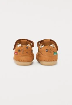 Kickers KICK SUSHYK UNISEZ - Sandales - Camel 8 Kickers KICK SUSHYK UNISEZ - Sandales - Camel -Kickers Soldes Magasin a0b9e3b673a4452598eeab81c7bdf92b