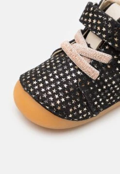 Kickers SONIZIKRO - Chaussures Premiers Pas - Noir -Kickers Soldes Magasin f7a3ebf6e66745e5850cb3e43e450d27